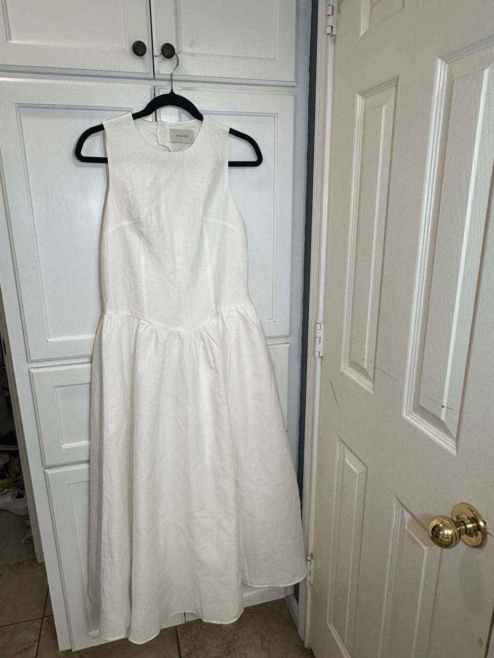 HAGOO White Sleeveless Drop Waist Midi Dress with Pockets and Keyhole Back L